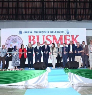 Balıkesir Kent Konseyi olarak Bursa Büyükşehir Belediyesi’nin düzenlediği 16. Bursa BUSMEK Genel Sergisinin Açılışına Katılım Sağlandı. 