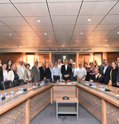 Balıkesir Kent Konseyi Yürütme Kurulu Üyeleri Balıkesir Büyükşehir Belediye Başkanımız Sayın Ahmet Akın’ı Ziyaret etti