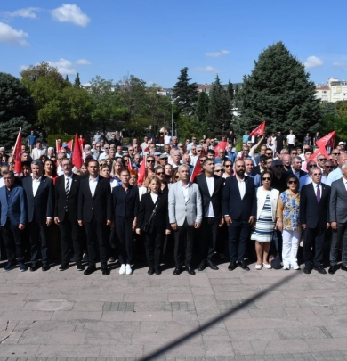 Cumhuriyet Halk Partisi'nin 102. Yılı Kapsamında Çelenk Sunma Programı